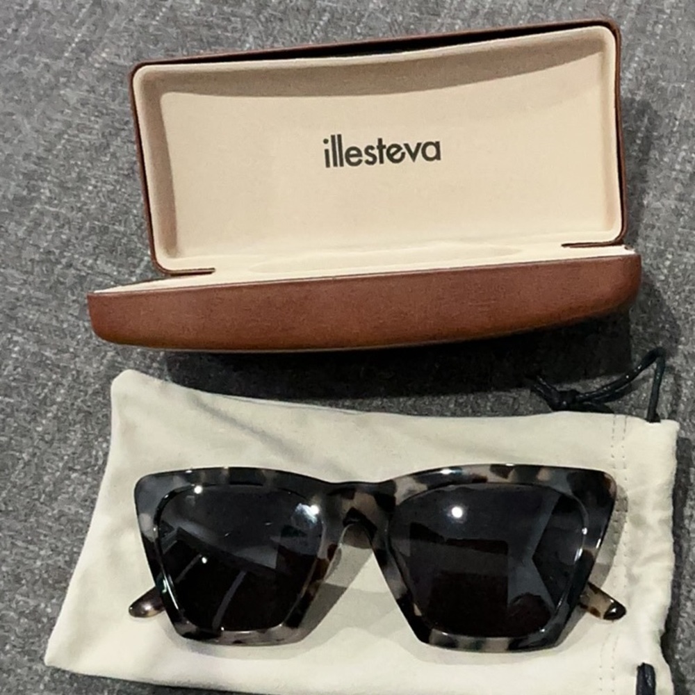 Illesteva Leopard Print Sunglasses